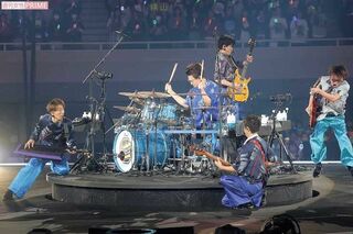 「みなさん本日は本当にありがとうございました。SUPER EIGHT、幸せです!」と言った安田に、「幸せです!」と大倉も続けた 撮影/高梨俊浩