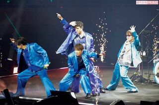 今回、唯一のダンスパフォーマンス曲『ハリケーンベイべ』。この丸山の“脇ポーズ”が物議と笑いを呼びまくった 撮影/高梨俊浩