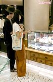 林遣都、9歳年上彼女・中村ゆりとスイーツ売り場でラブラブな感じを展開