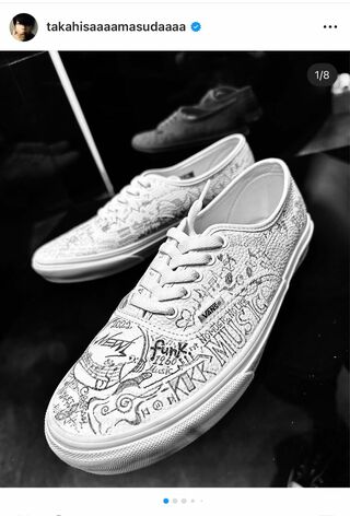 増田貴久がソロコンサートで履いていた、松島聡が絵を描いたスニーカー(増田のインスタより)