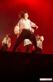 ヒップホップダンスを披露する佳子さま。ほかのダンサーたちと比べてダンスは見劣りせず、表現力はむしろ秀でていた