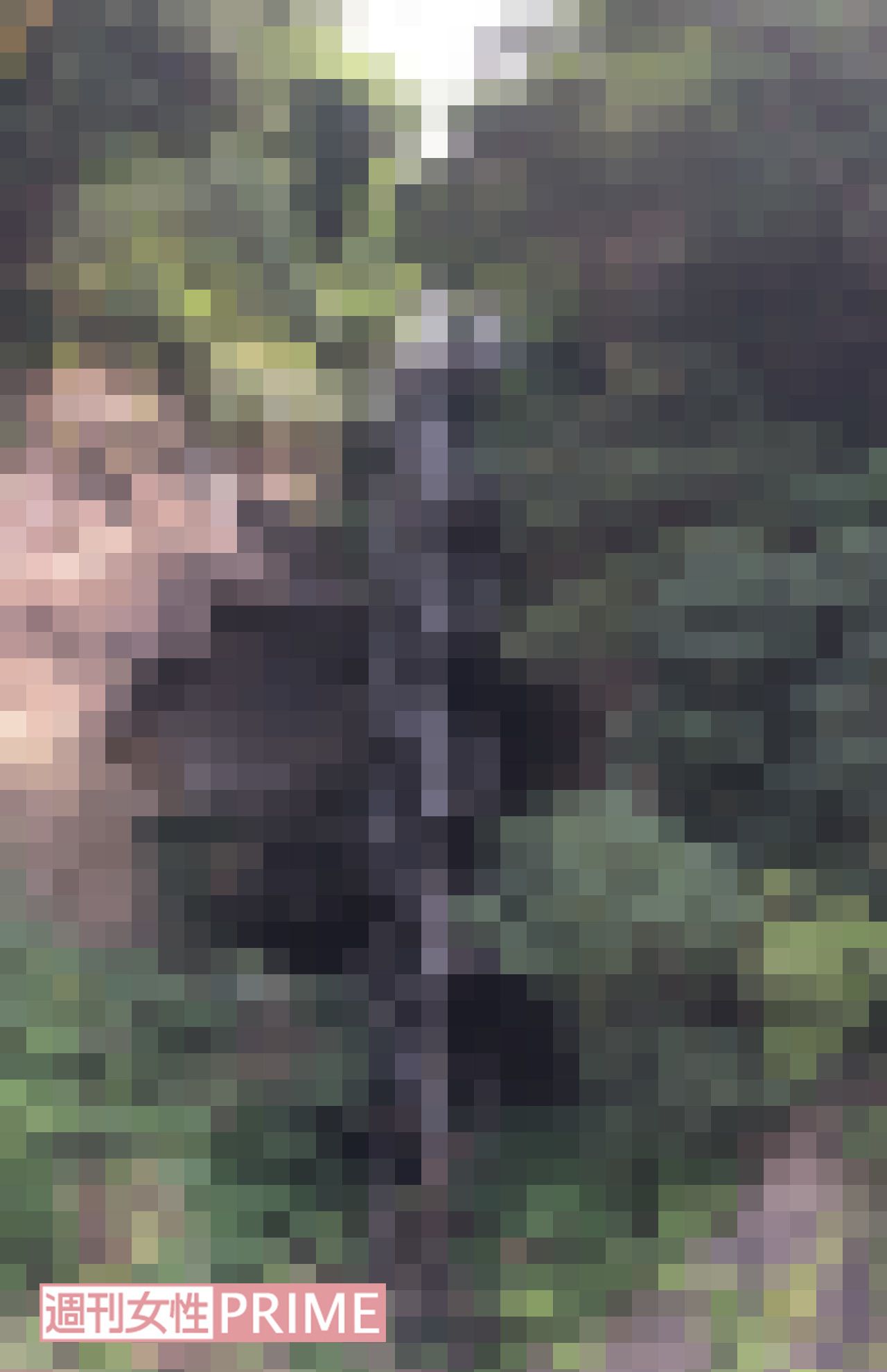 下は別荘の裏手から海岸まで下ろされた階段