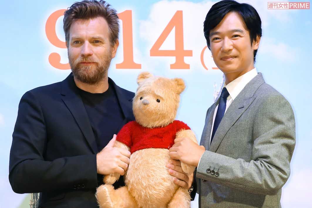 2018年、映画『プーと大人になった僕』ジャパンプレミアに堺雅人と登壇したユアン・マクレガー