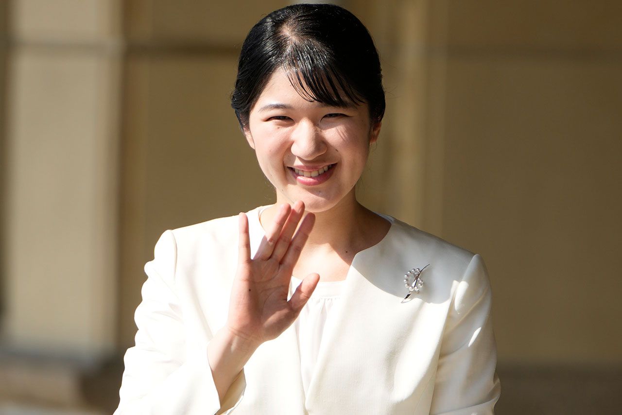 8月2日、近鉄宇治山田駅に到着された愛子さま