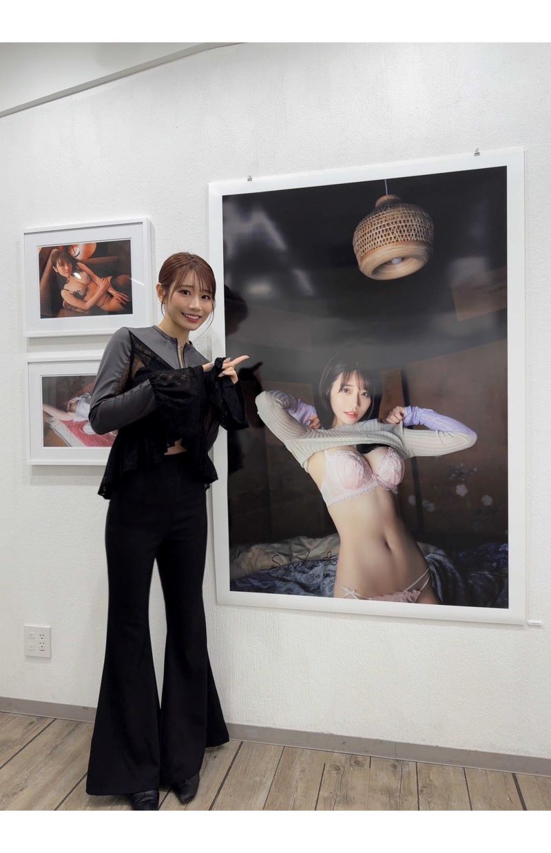 写真集の展覧会を行ったセクシー女優の河北彩伽（本人Xより）