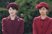 園遊会では愛子さまと佳子さまが共に赤色の装いで出席し、姉妹のようだと話題に(2025年10月28日)