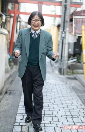 元気に歩き回る大木凡人。今は健康そのもので飲酒も解禁したそう（2022年）