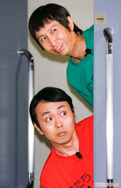 映画『クリーピー　偽りの隣人』公開直前イベントでのアンガールズの2人（'16年6月）