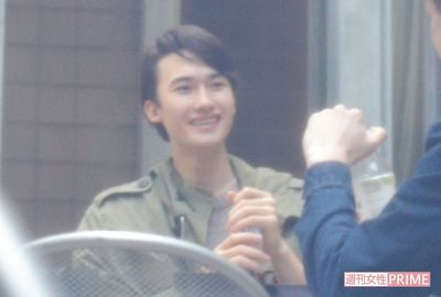 マリウス葉、キャンパスで着るスウェットの「お値段」に周囲の学生ら驚愕