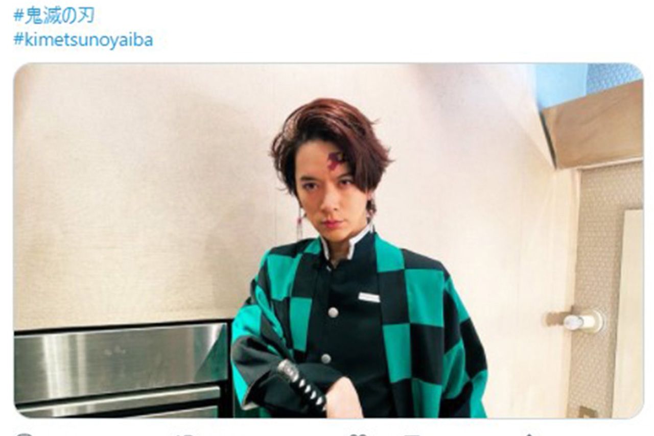 鬼滅の反響は芸能界にも。DAIGOはコスプレを披露