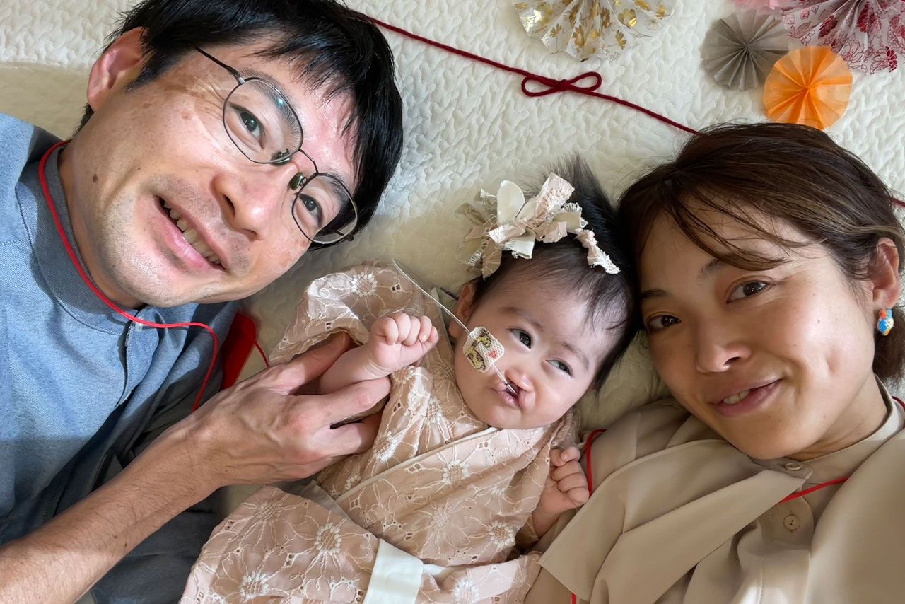 リンちゃんが生後100日を迎えた際は病院でお祝いしたというnikkoさん・ゲンさん夫妻