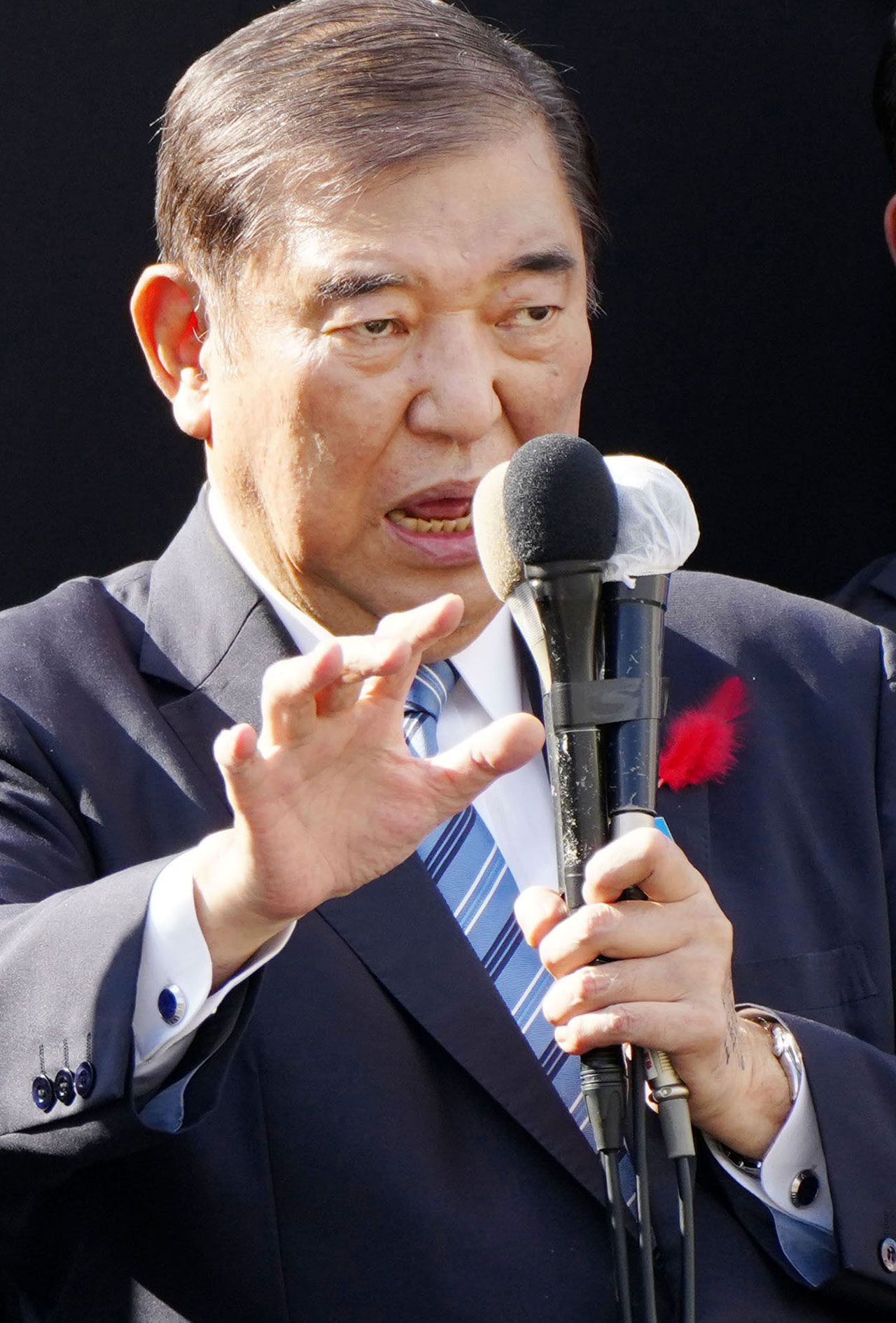 酒席を断り読書・勉強で培った巧みな話術の石破茂首相（写真／共同通信社）