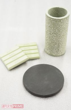歯ブラシスタンド、コースター、乾燥剤、、傘立てなど全60種類の商品を展開している　撮影／Rui Izuchi