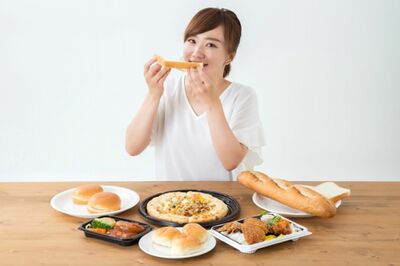 コンビニ食材でやせる組み合わせ12選「サラダチキンに味噌汁」「スイーツに昆布」