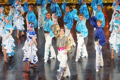 「本当の黒幕がいる」宝塚歌劇団の演出家・原田諒氏のセクハラとパワハラ告発の裏に“大御所中の大御所”の…