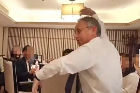 SNS上で拡散された玉城デニー知事のカチャーシー動画