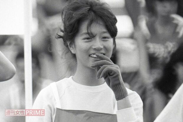 ’85年、グアムスポーツフェスティバルで楽しそうにしている中森明菜