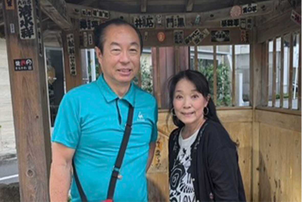 尾崎亜美と熱海在住の田崎真也。2025年4月、小原礼との熱海1泊2日の旅にて