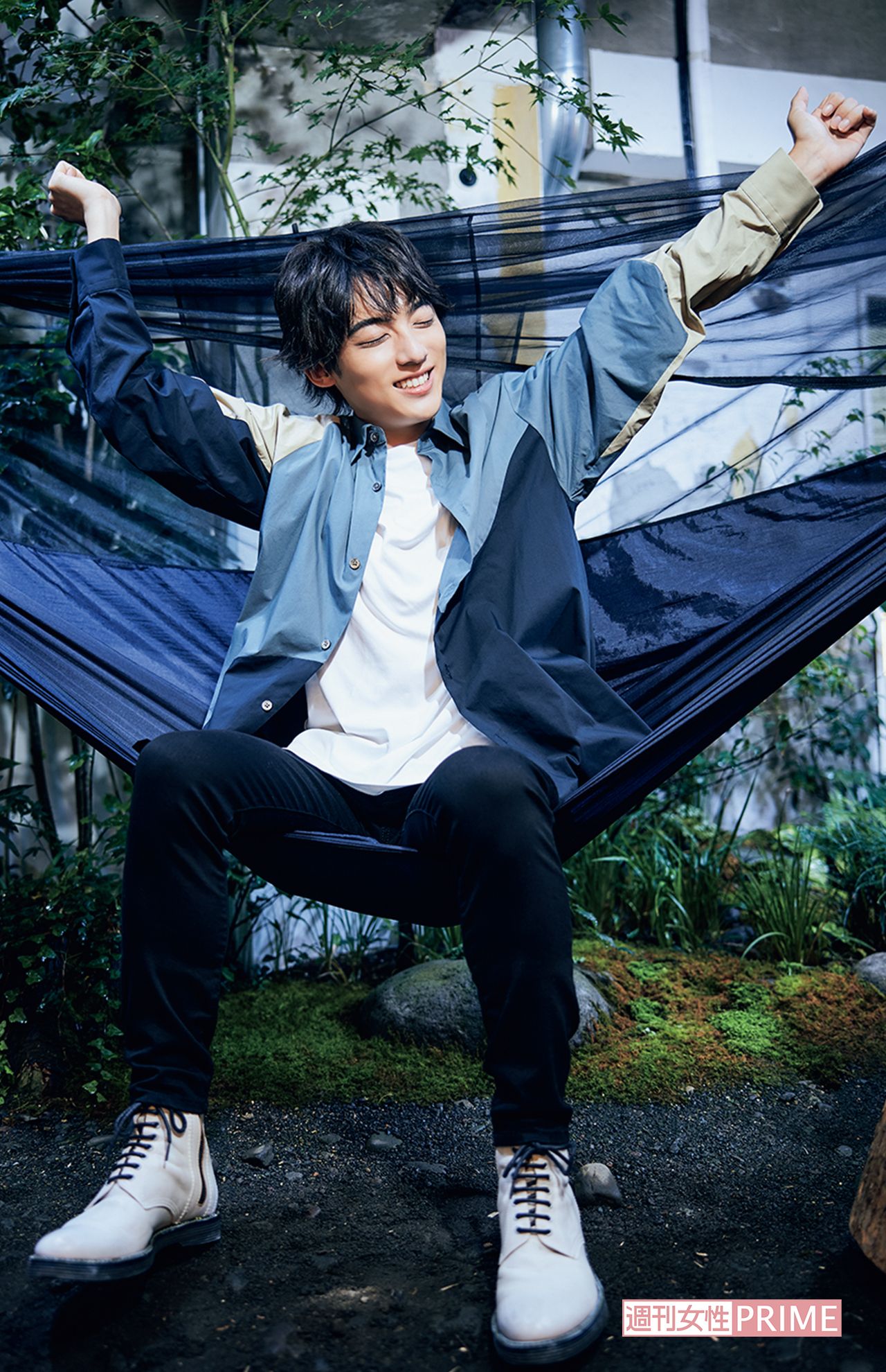 【Good Morning】 「ハンモックの中でも全然眠れますよ。基本、朝まで爆睡です（笑）」　撮影／廣瀬靖士