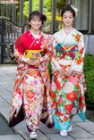 (写真左から)岡田結実、井本彩花