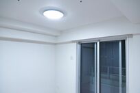 《20代男性の孤独死》社員寮で1週間発見されず 残された自己啓発本に見えた葛藤