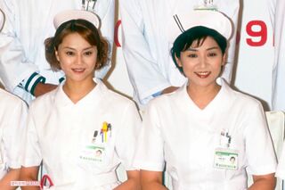 スタイル抜群の観月ありさ×松下由樹。ナース服もよく似合っていた