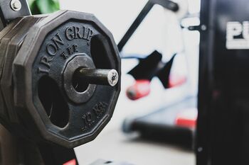 カラオケを簡易ジムスペースとして貸し出す店舗も　※写真はイメージです