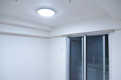 《20代男性の孤独死》社員寮で1週間発見されず　残された自己啓発本に見えた葛藤