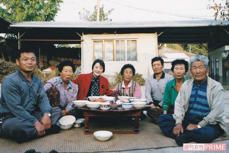 '88年、韓国報道でキムチ作りを取材する黒田