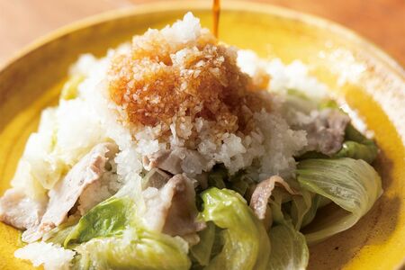 まるごとレタスのせいろ蒸し