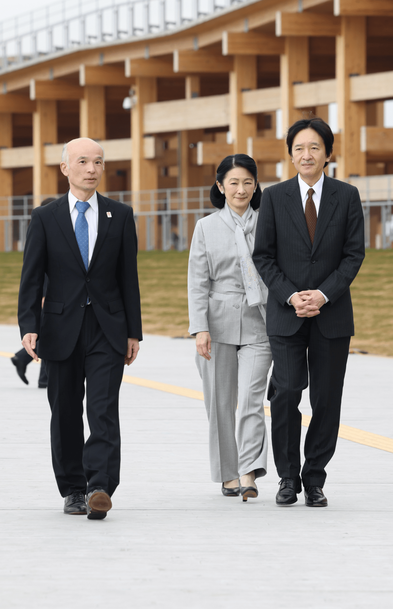 「結婚の儀」に臨んだ秋篠宮さまは束帯、紀子さまは十二単におすべらかしの装い