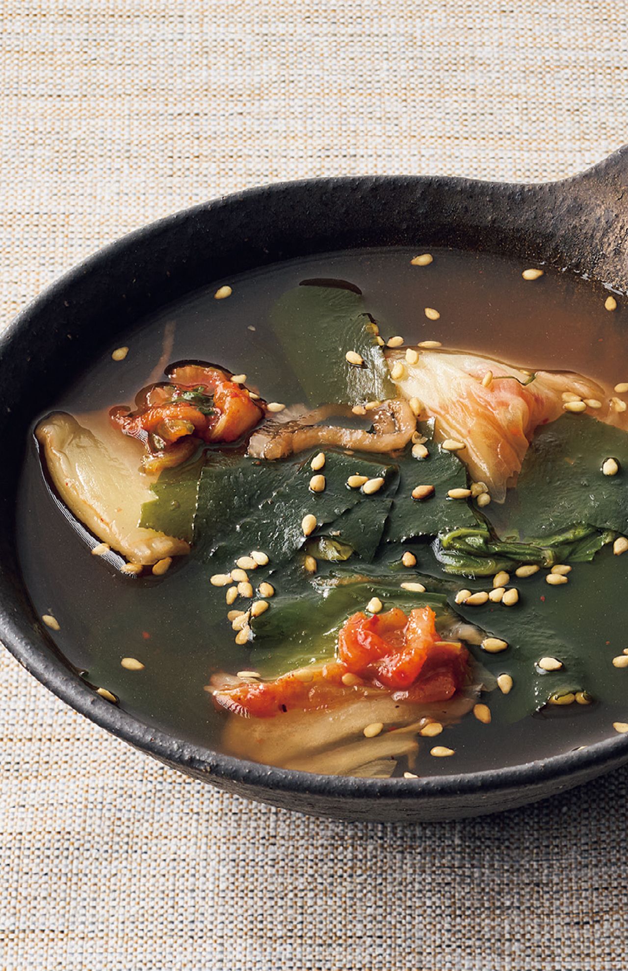 わかめとキムチのチゲ風スープ