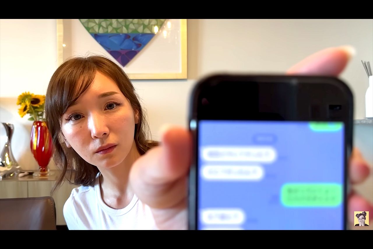 ママ友のやり取りを公開する加護亜依（公式YouTubeより）