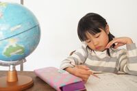 学校の先生も苦戦！子どもの“生涯所得”に直結する英語教育、親がすべき行動パターン