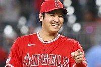 大谷翔平「実はトリリンガル」「年上選手に“猫ポーズ”」「本人の目の前で“そっくりモノマネ”」イチロー…