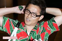 井戸田潤 20代美女との