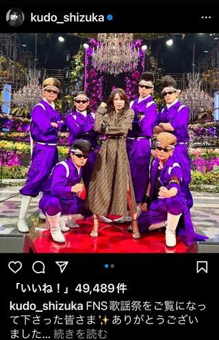 昨年のFNS歌謡祭で気志團と。パープル衣装の集団とやんちゃな雰囲気がマッチ！