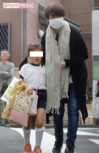 麗禾ちゃんの手を引き幼稚園の運動会に参加（‘16年10月10日）