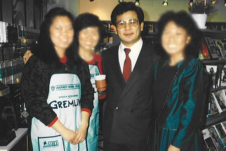 レンタルビデオ店も経営。約90もの事業を展開した