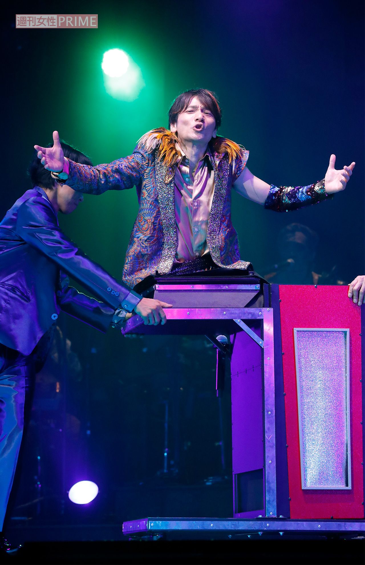 2019年7月、トニセン3人の舞台ゲネプロ。マジックを披露した長野博