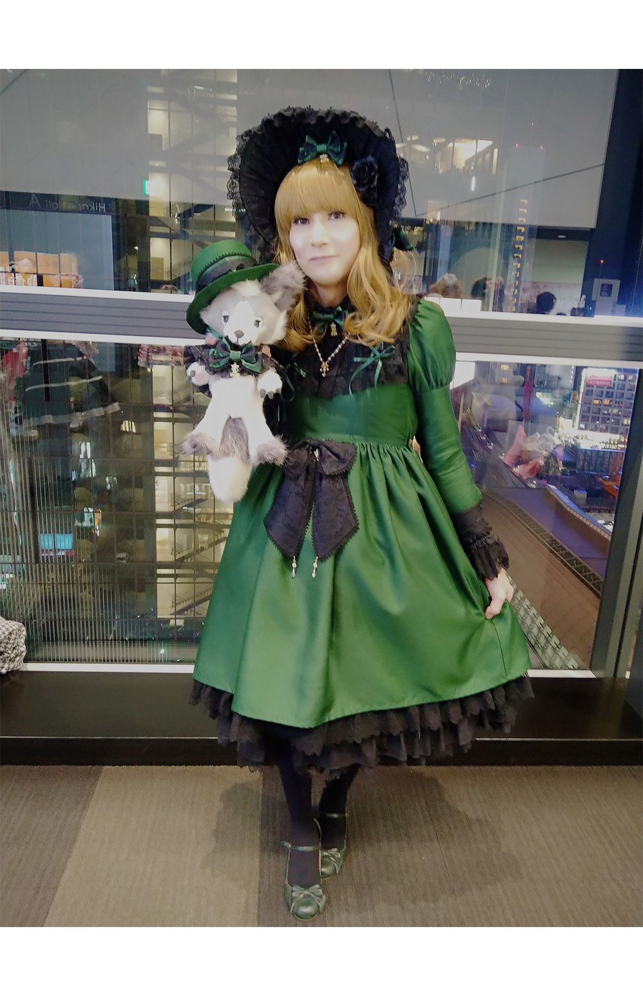 ロリータファッションに身を包むオンプさん（本人SNSより）