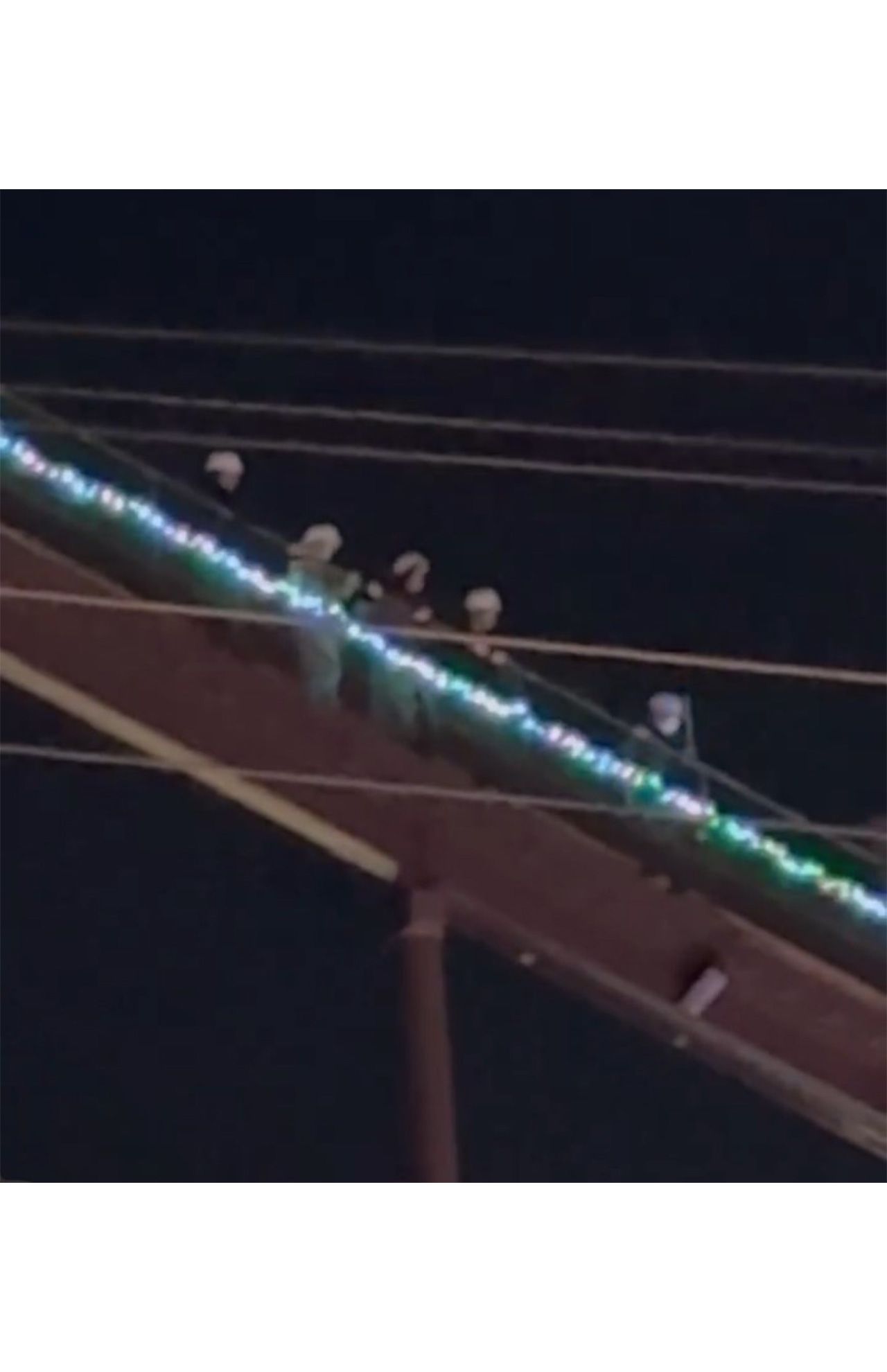 緊急停止から約1時間半後に避難が終了（SNS上で拡散された動画より）