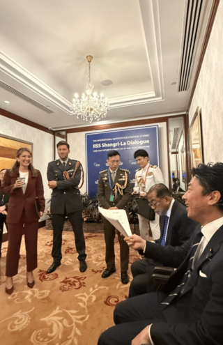 「ディラン 、ありがとう」と写真付きで投稿した小泉防衛相（公式Xより）