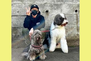 木村拓哉。右がエトくん、左がアムちゃん（写真は本人インスタより）