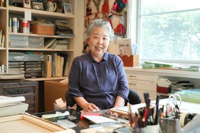 絵本作家・西巻茅子さんが戦争、離婚、子どもの死を乗り越えて描いた150冊