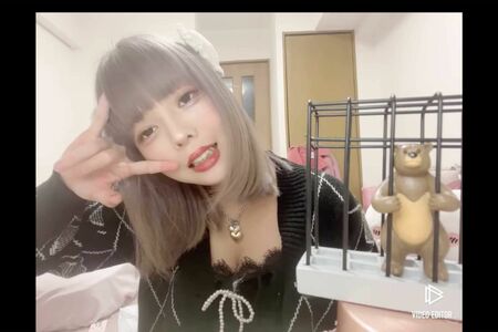 「頂き女子りりちゃん」こと渡辺真衣容疑者（YouTubeより）