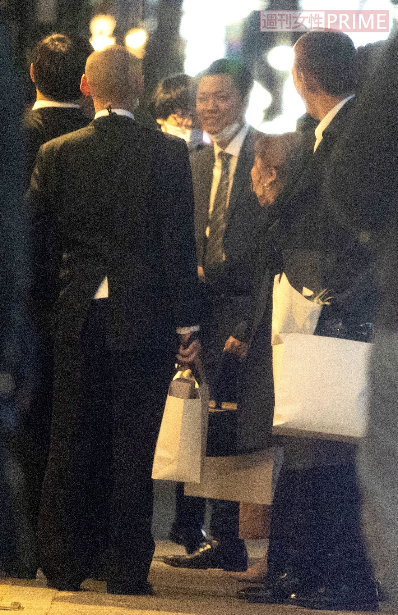 空気階段・水川かたまりの結婚式　(左から)そいつどいつ市川、ガーリィレコードフェニックス、盛田、世間知らズ西田さおり、やさしいズ・タイ