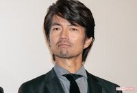 Koki,に続く次のサプライズ2世？  仲村トオルと妻を支える娘たち