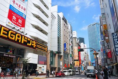 ドン・キホーテは店頭販売をする焼きいもブームの牽引役。海外でも焼きいもを人気商品に