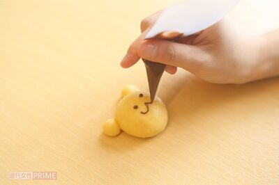 八天堂の『くりーむパン』の生地を使って好きな形のパンを作れる。1000円～（予約優先）